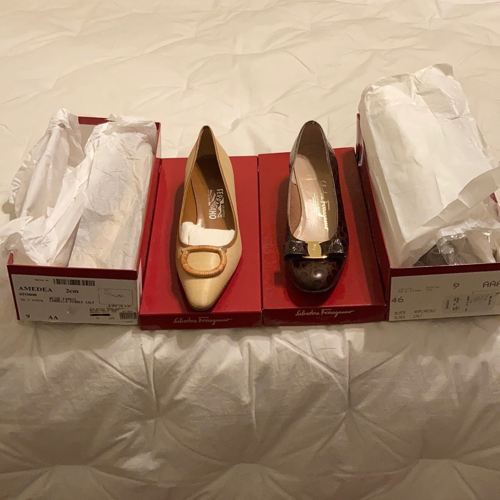 2 pair lot of size 9 narrow Salvatore Ferragamo